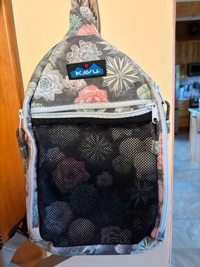 Kavu Cactus flower Crossbody Sling Bag in Gray, Pink and Green